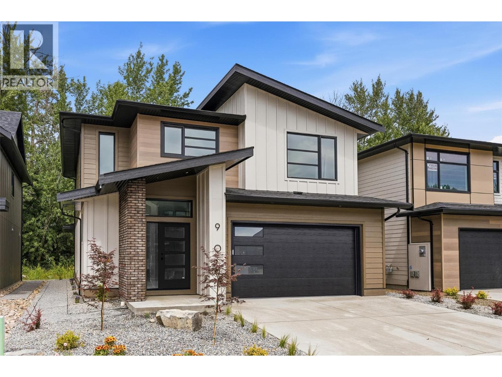 908 Bull Crescent, photo 1
