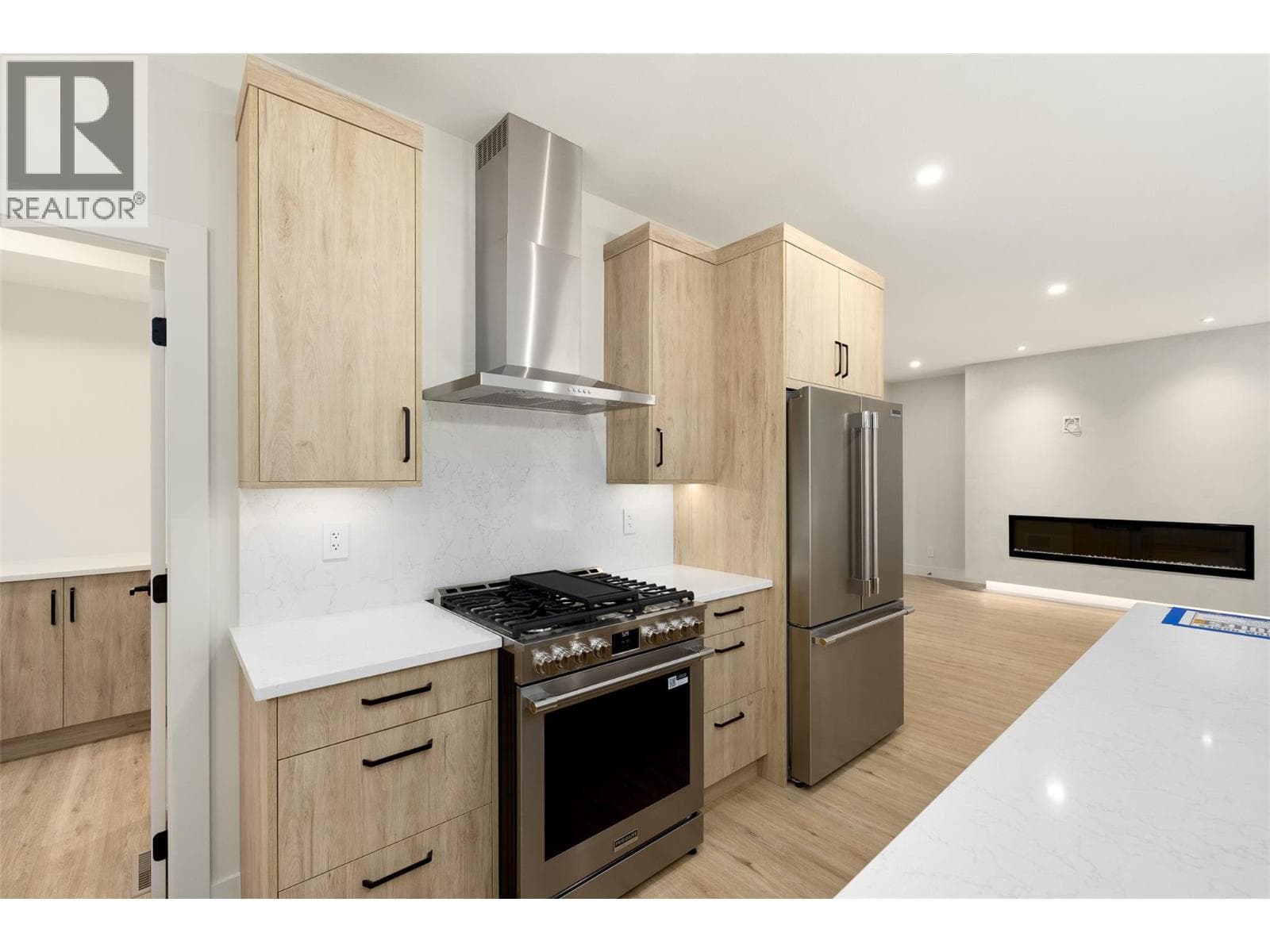 908 Bull Crescent, photo 11