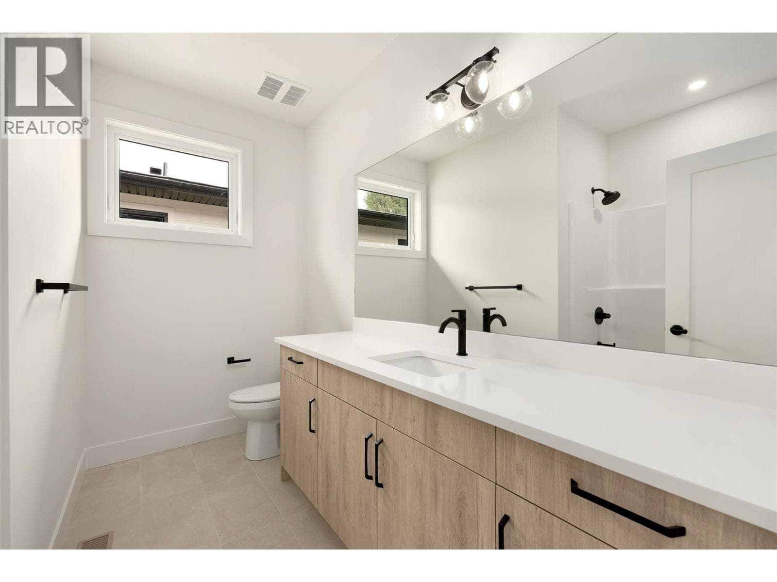 908 Bull Crescent, photo 29