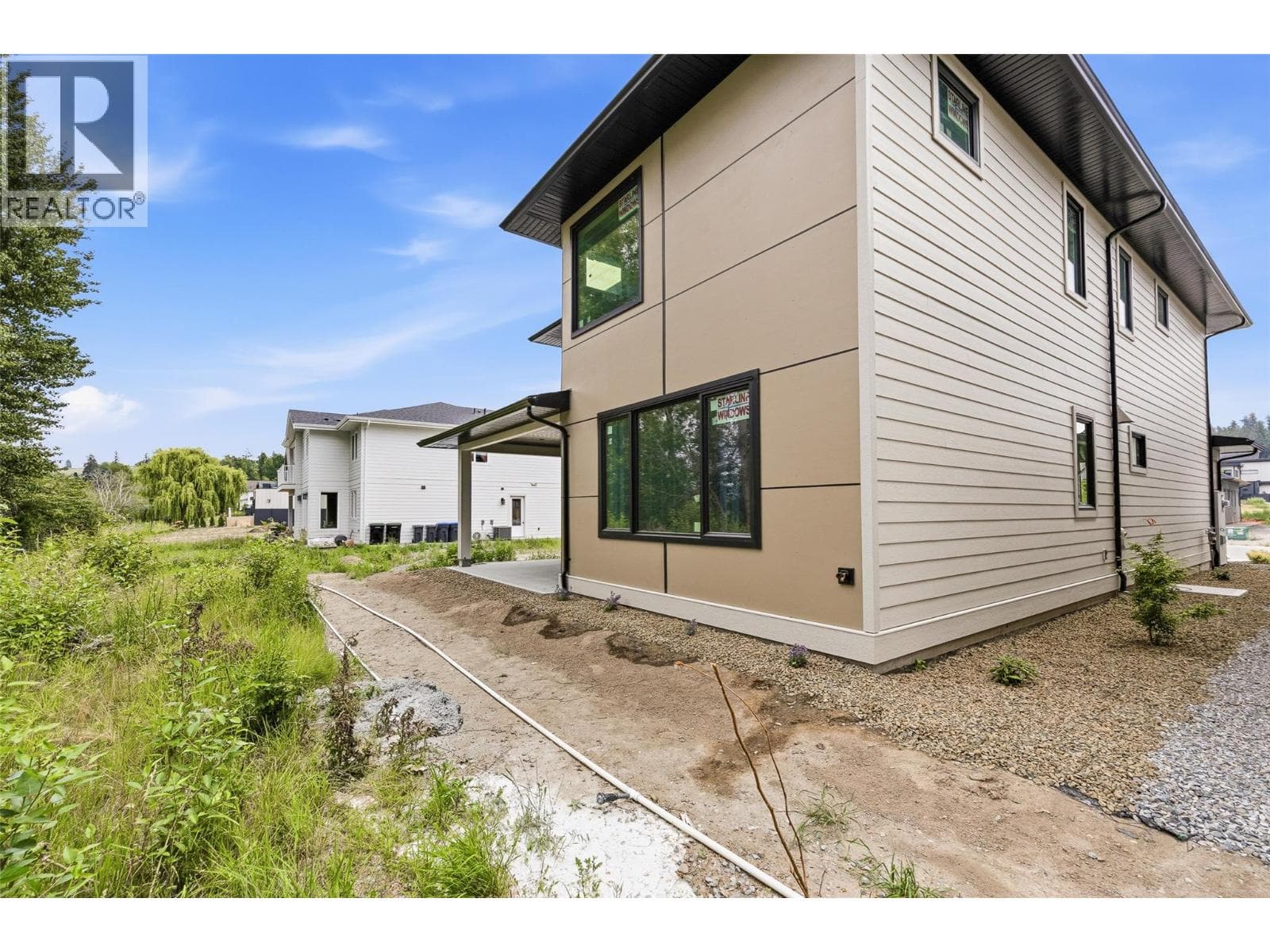 908 Bull Crescent, photo 35