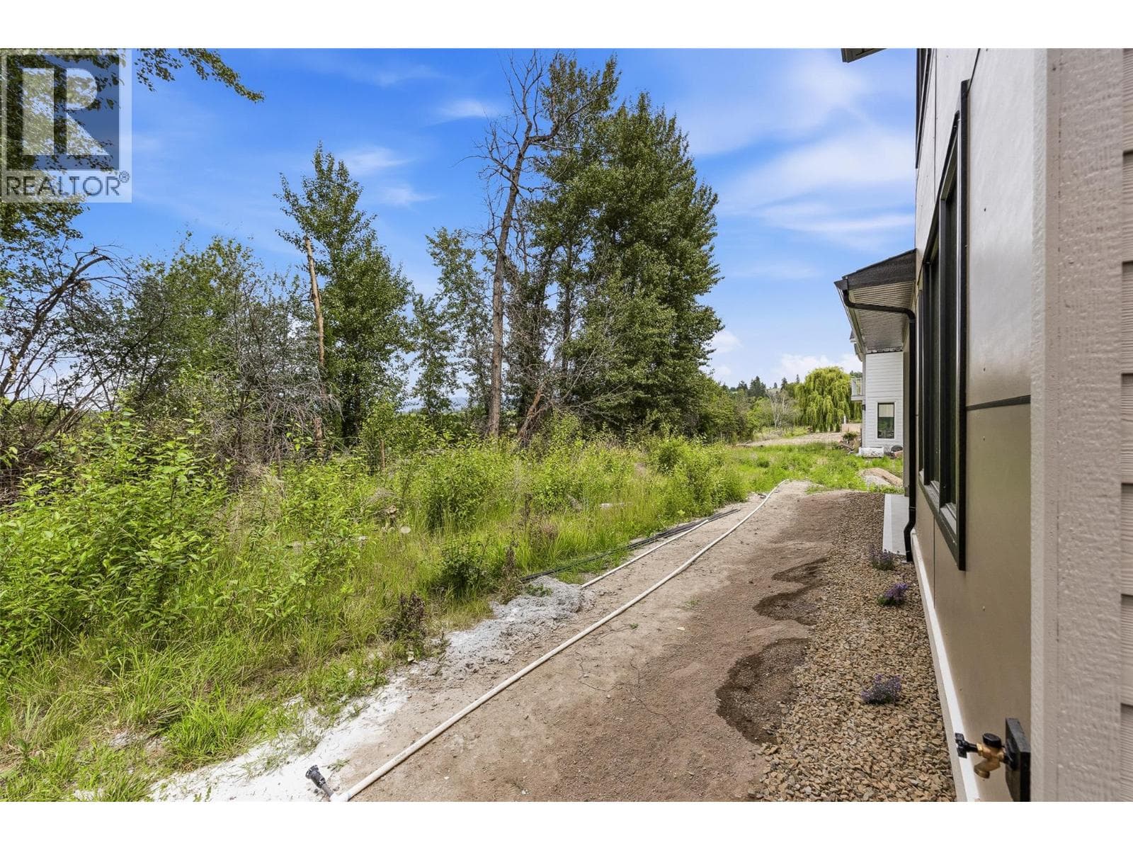908 Bull Crescent, photo 34