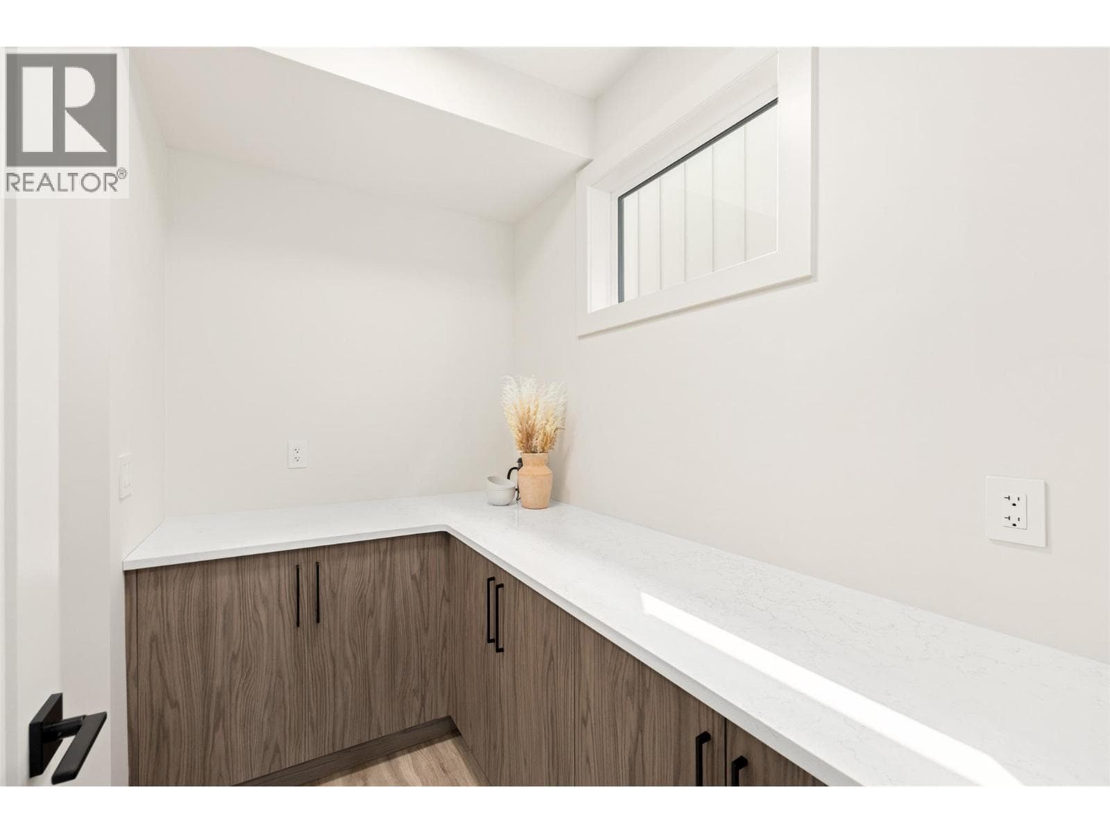 912 Bull Crescent, photo 14