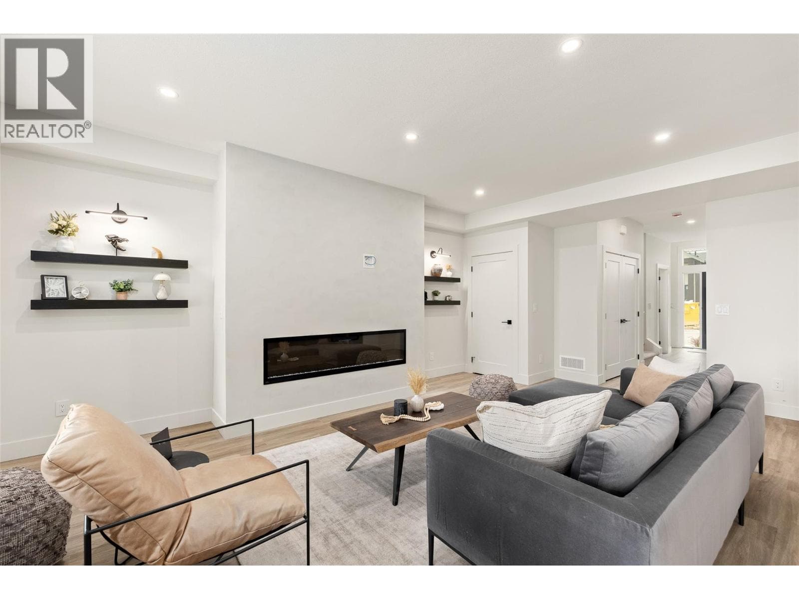 912 Bull Crescent, photo 6