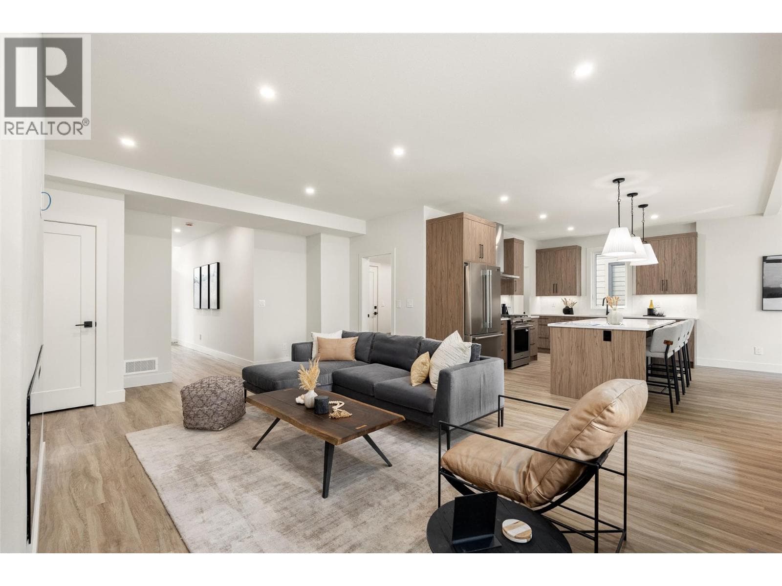 912 Bull Crescent, photo 8