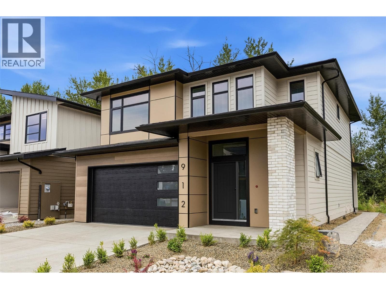 912 Bull Crescent, photo 2