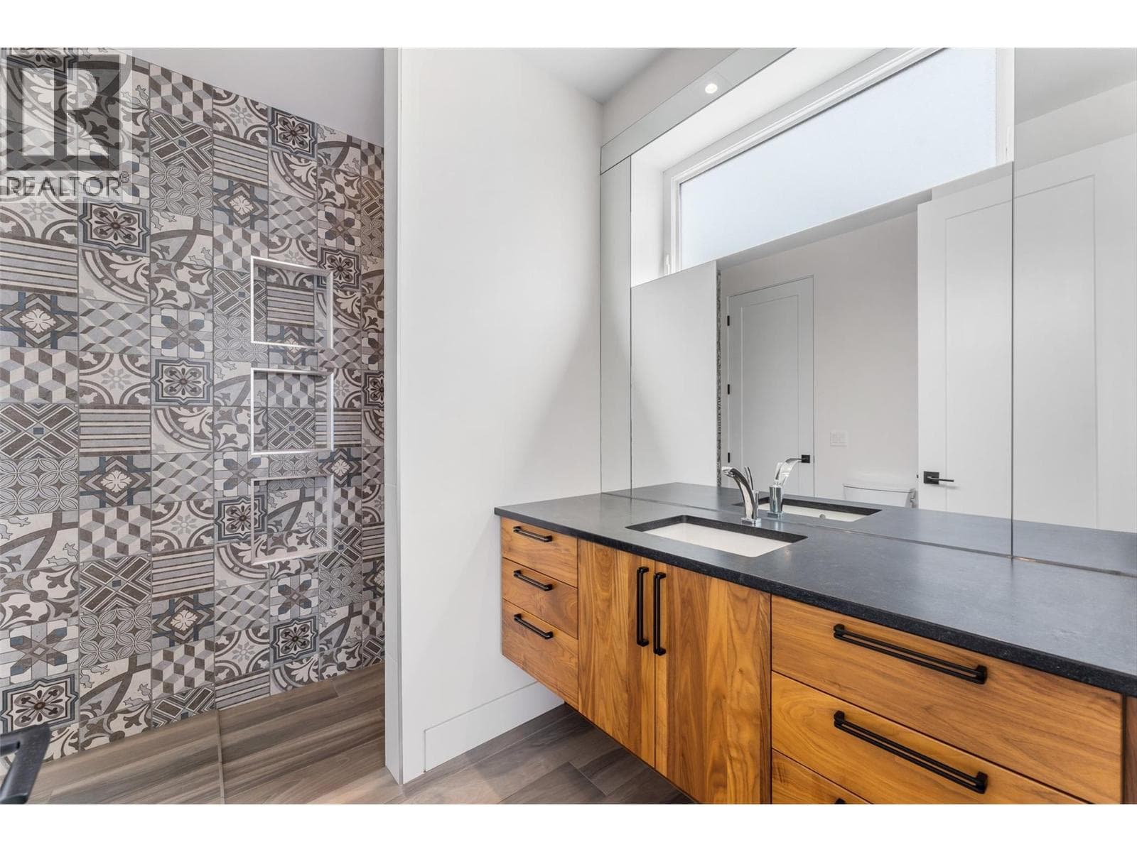 1384 Pinot Noir Drive, photo 37