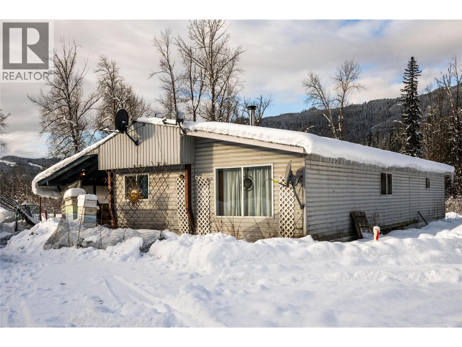 3643 Malakwa Road, photo 9