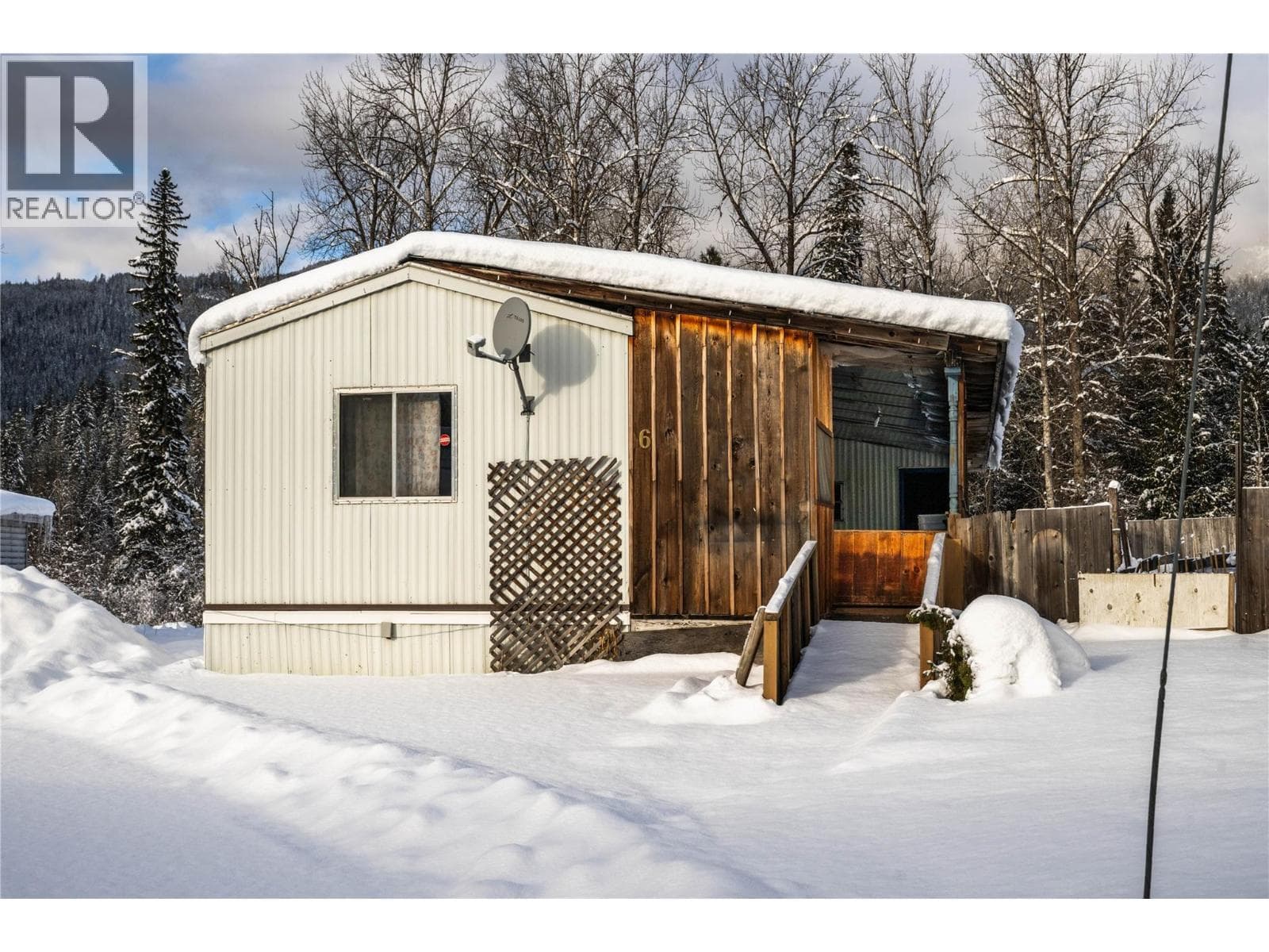 3643 Malakwa Road, photo 11