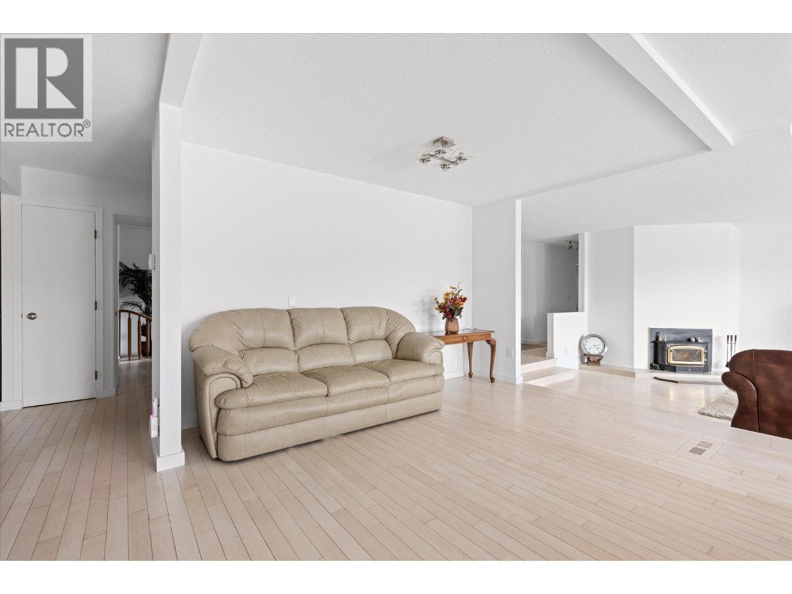 1045 Bartholomew Court, photo 13
