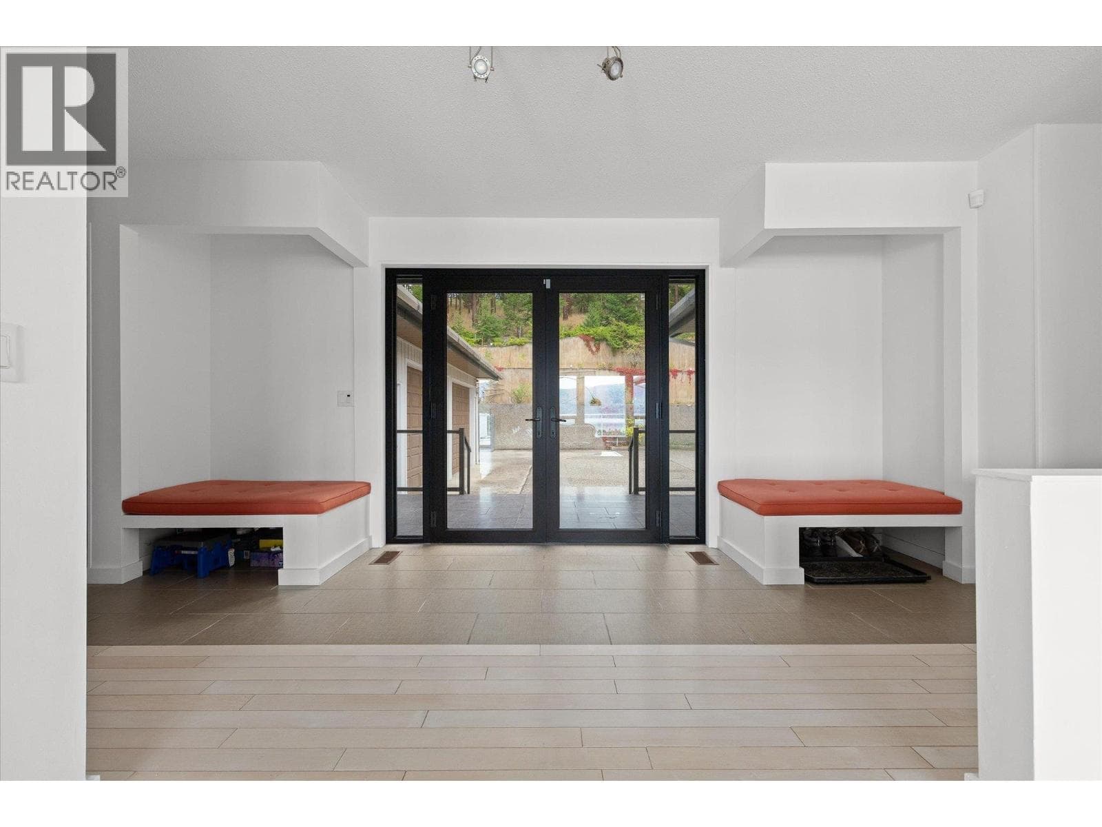 1045 Bartholomew Court, photo 6