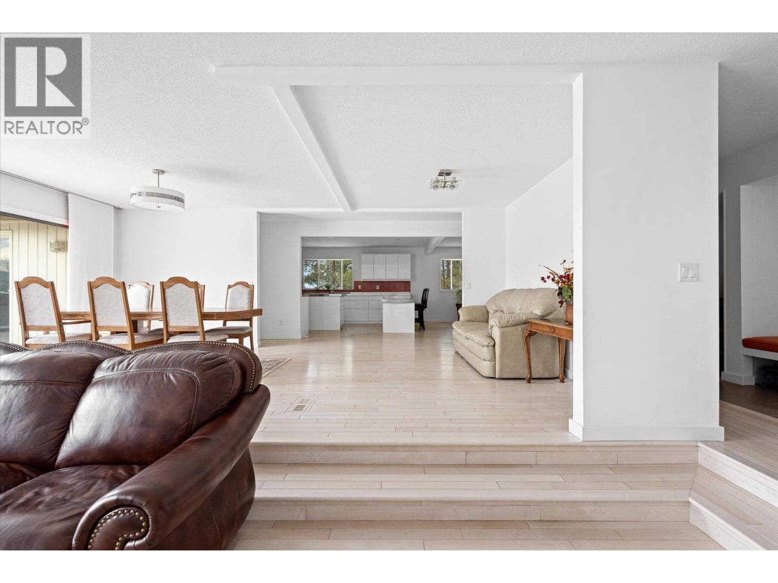 1045 Bartholomew Court, photo 12