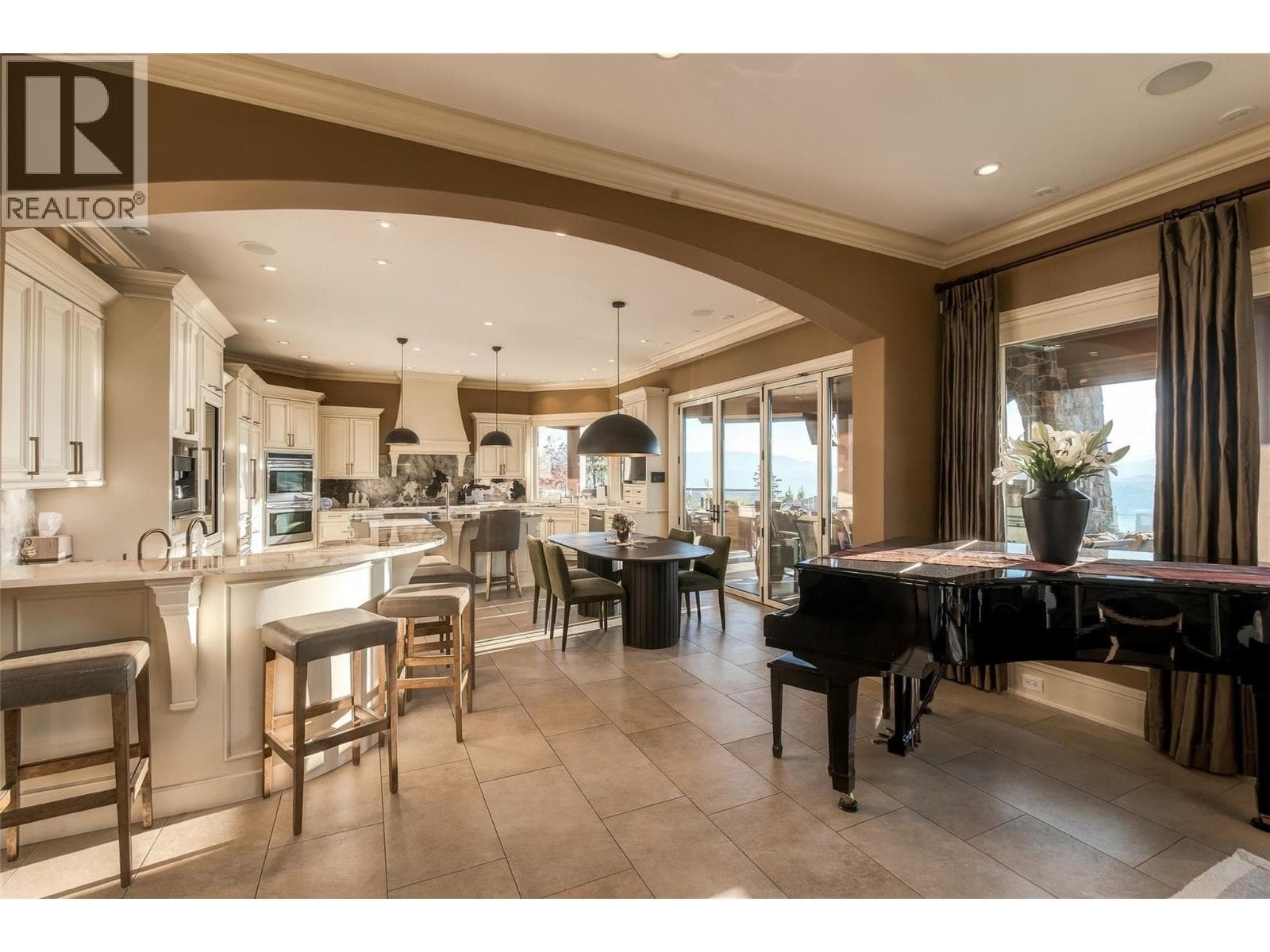 706 Highpointe Court, photo 15
