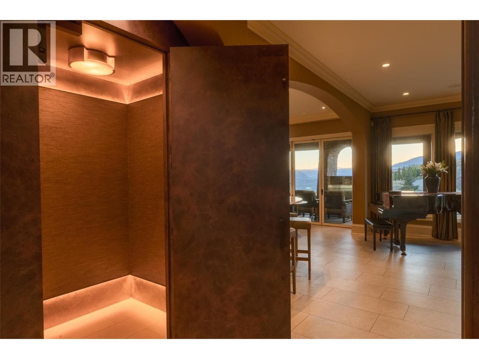 706 Highpointe Court, photo 38