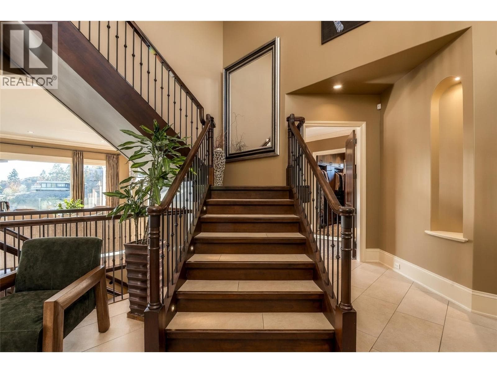 706 Highpointe Court, photo 40