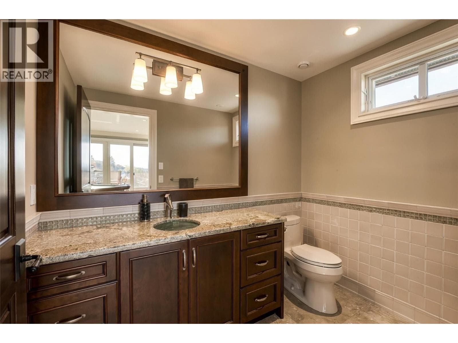 706 Highpointe Court, photo 44
