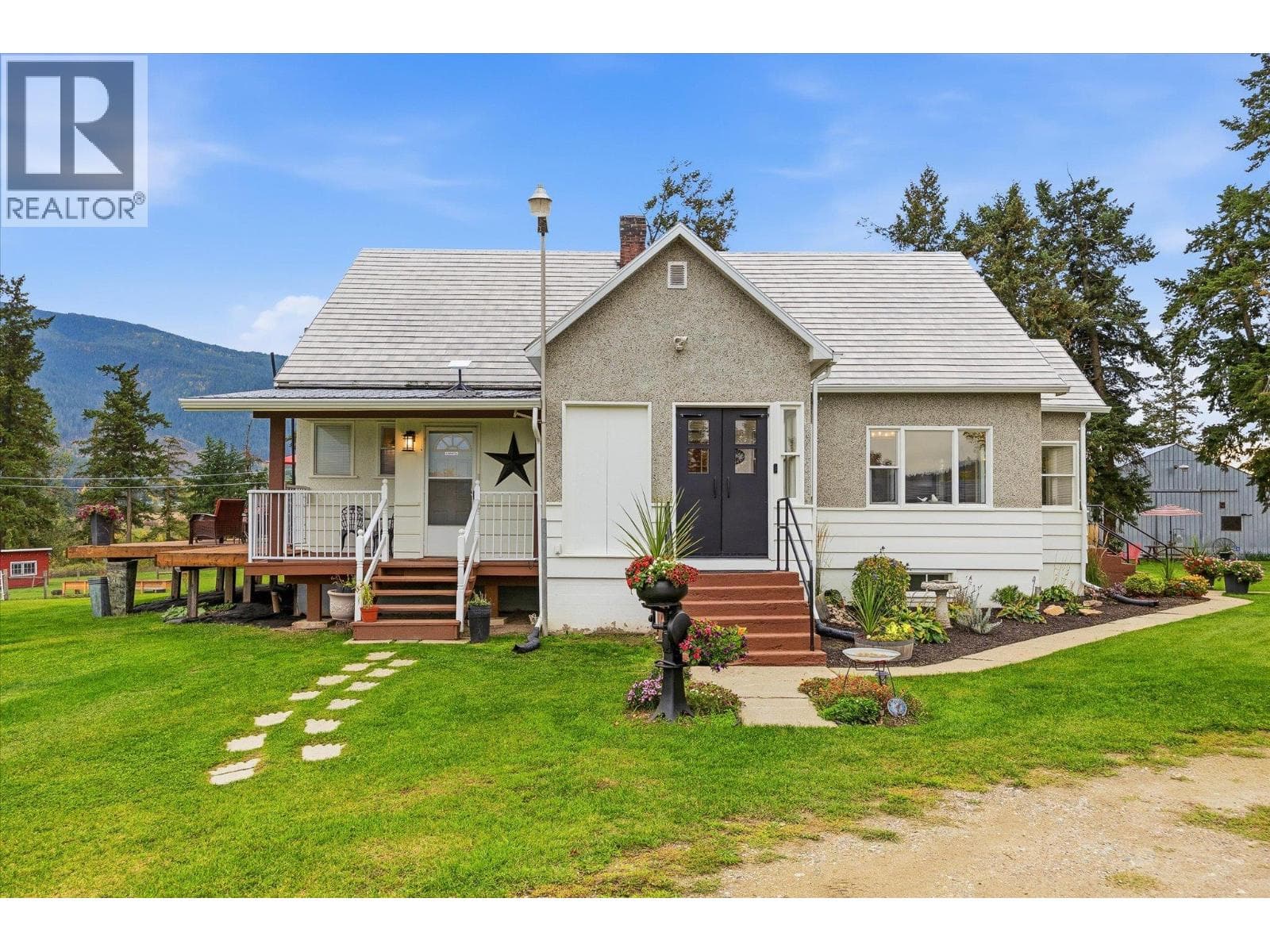 4652 Highway 97A, photo 22