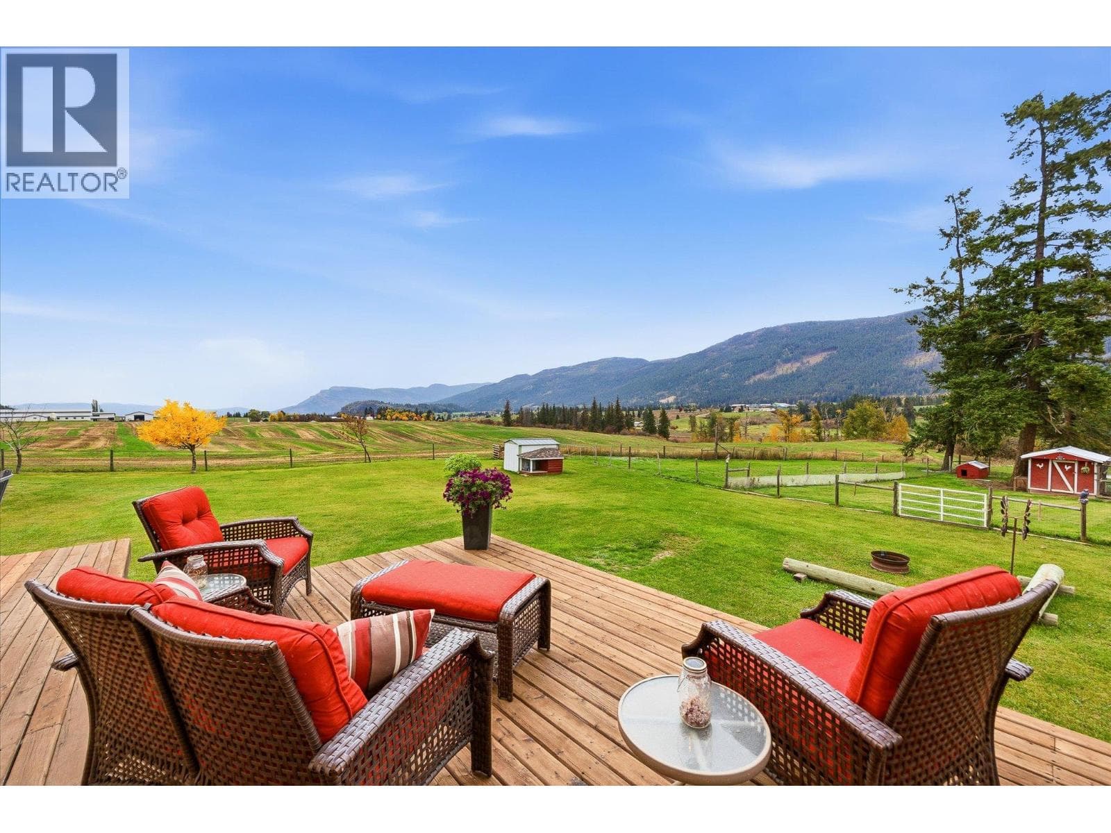 4652 Highway 97A, photo 32