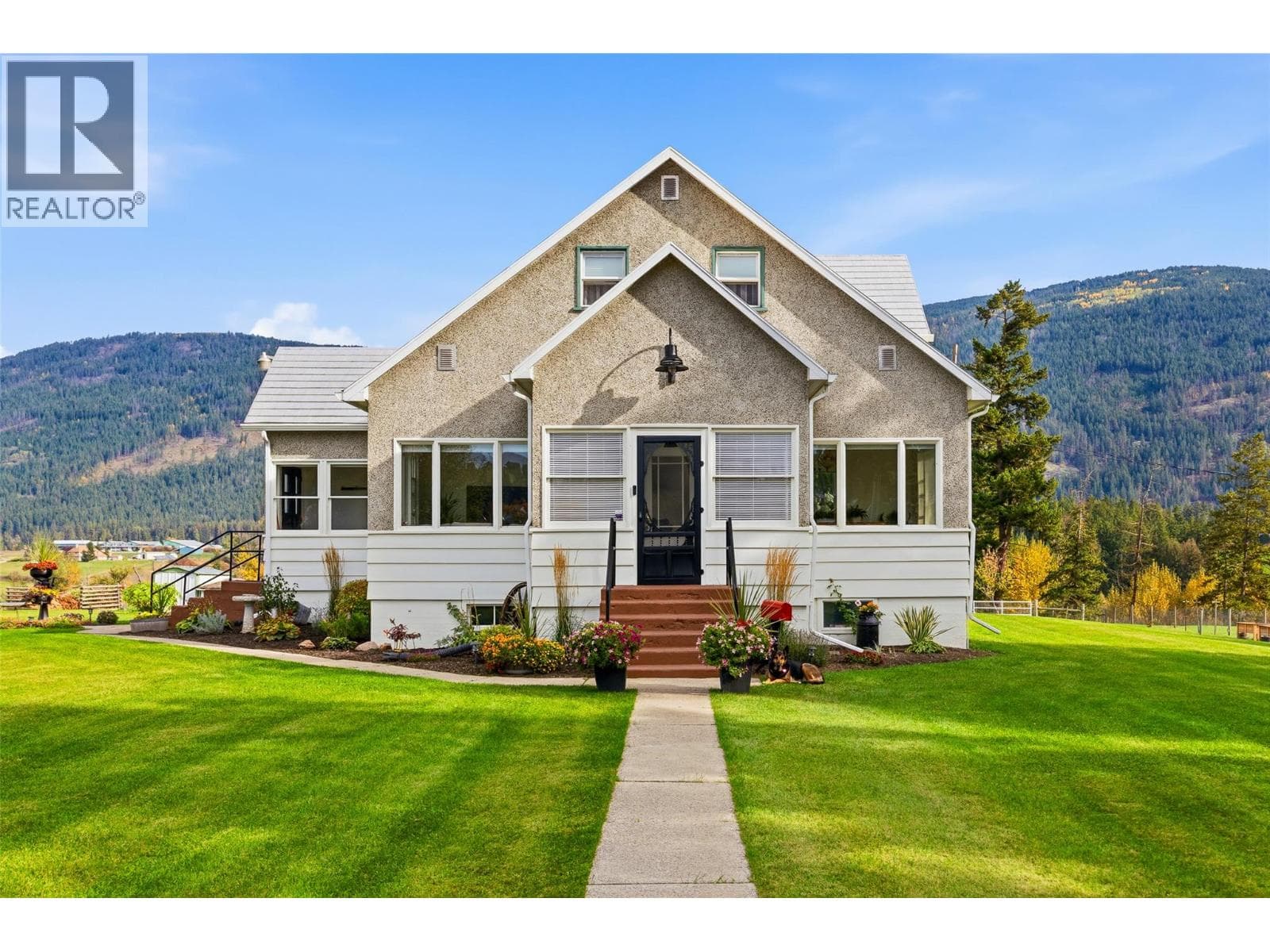 4652 Highway 97A, photo 4