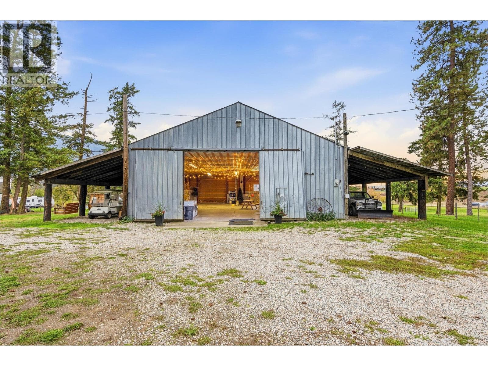 4652 Highway 97A, photo 40