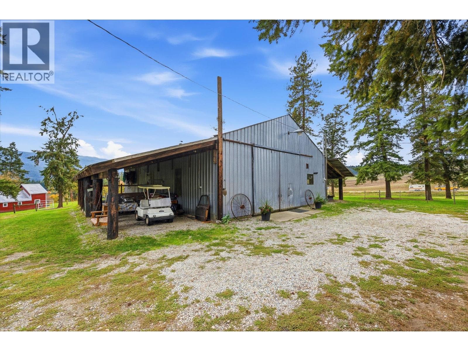 4652 Highway 97A, photo 44
