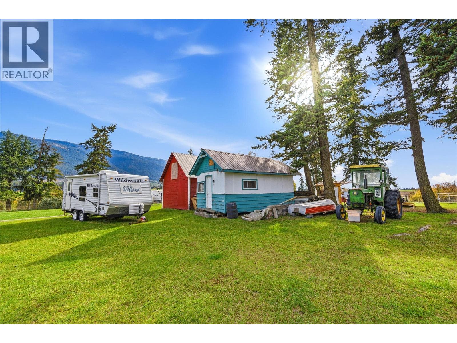 4652 Highway 97A, photo 46