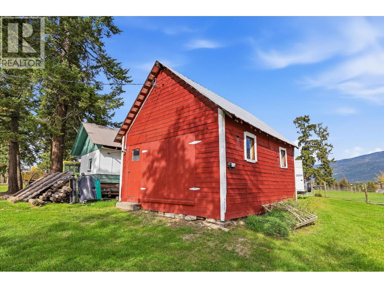 4652 Highway 97A, photo 47
