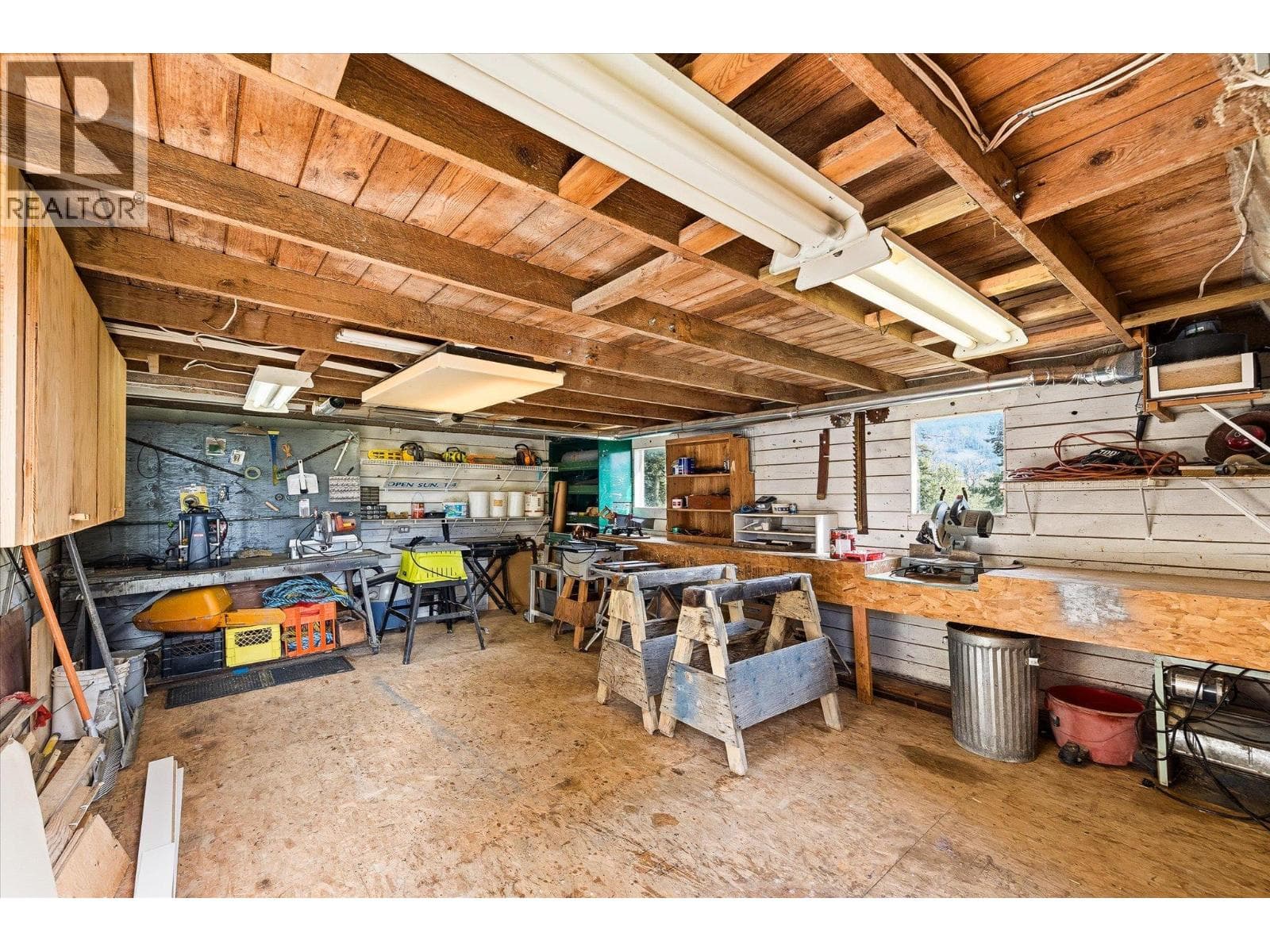 4652 Highway 97A, photo 48