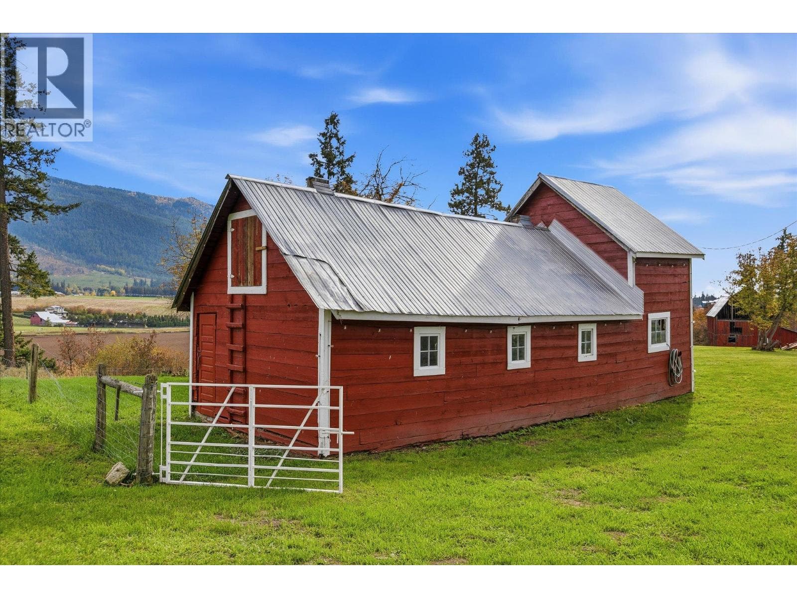4652 Highway 97A, photo 52