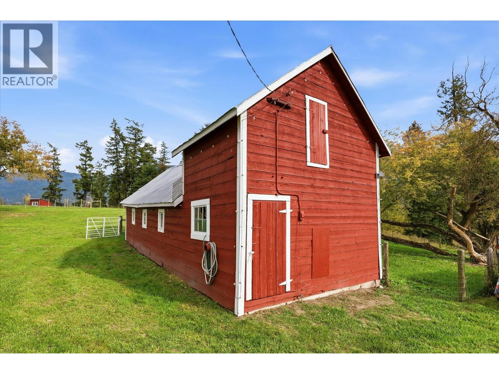 4652 Highway 97A, photo 54