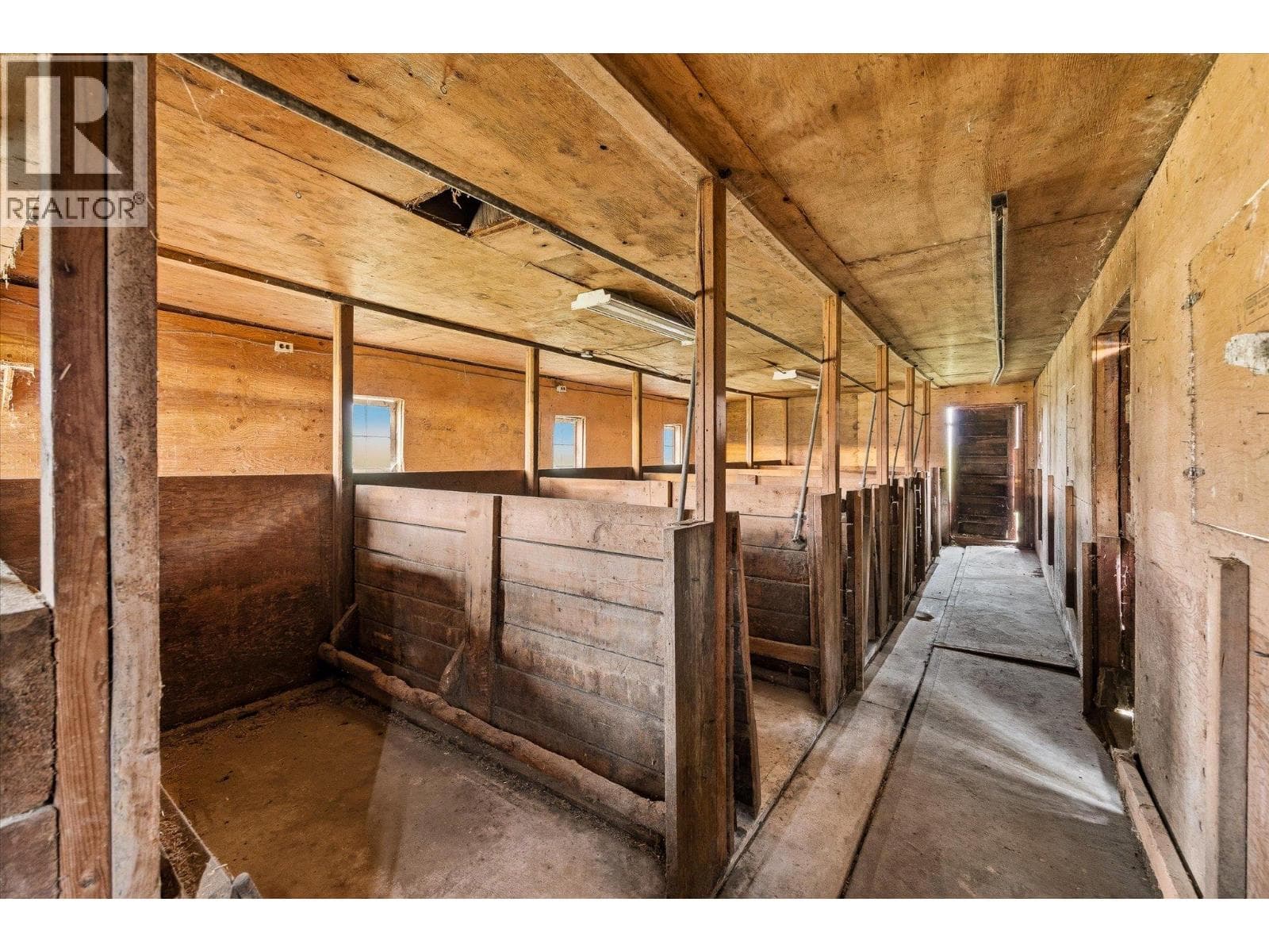 4652 Highway 97A, photo 56