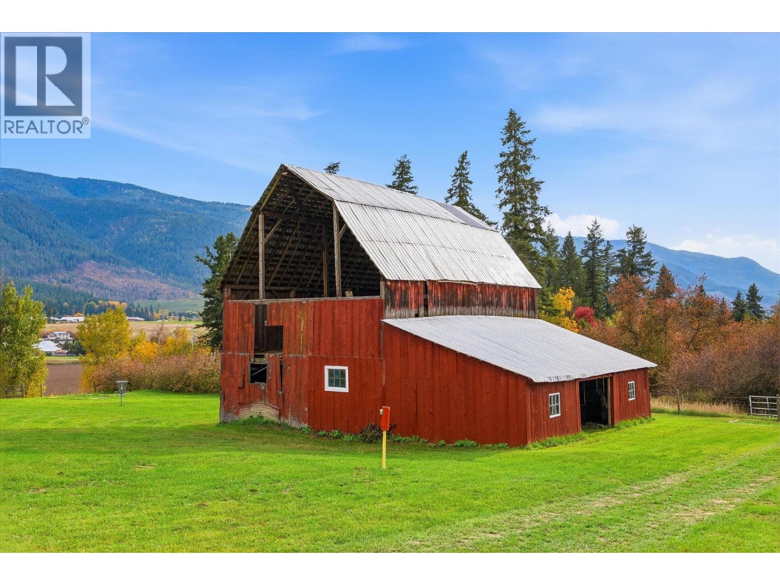 4652 Highway 97A, photo 64
