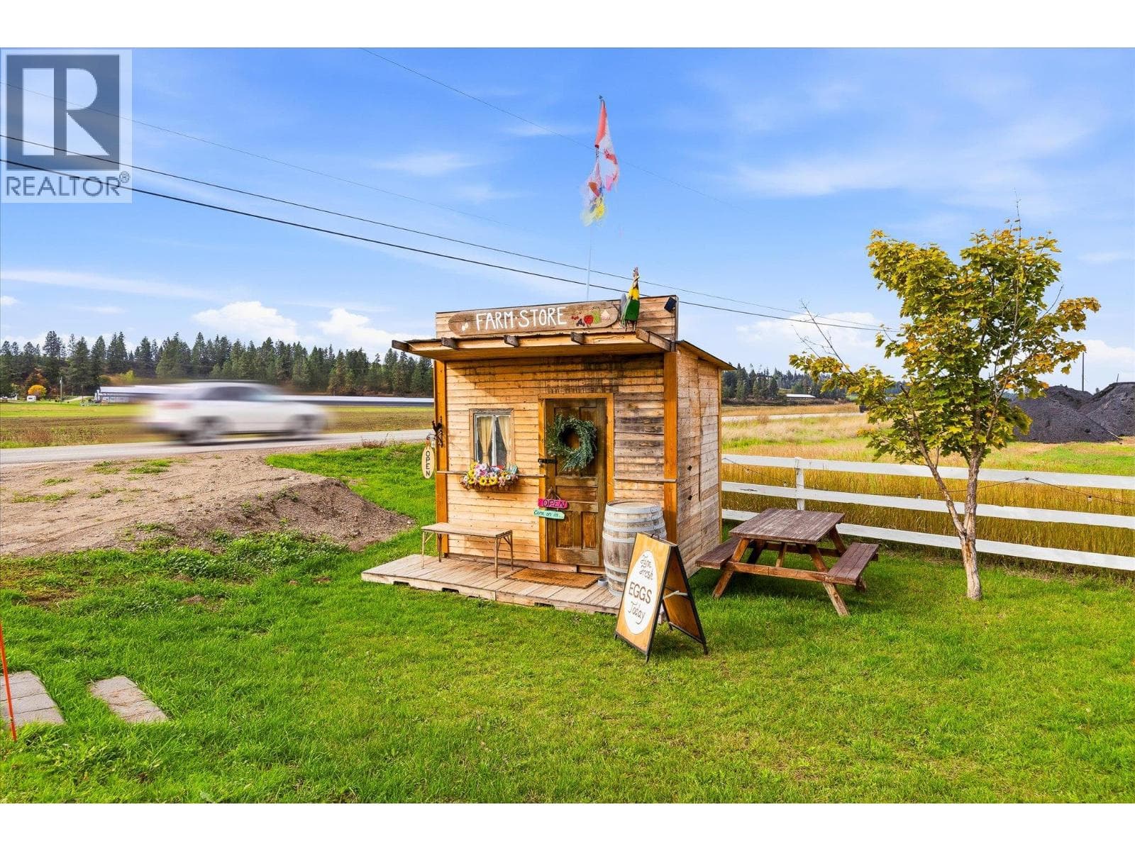 4652 Highway 97A, photo 68