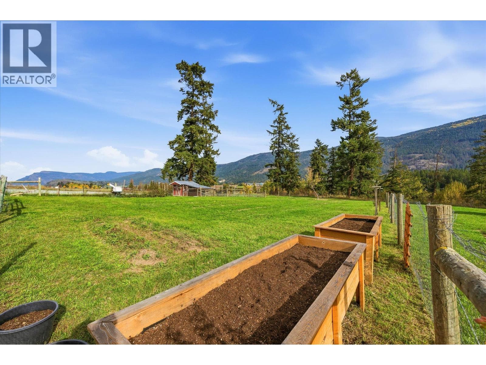 4652 Highway 97A, photo 75