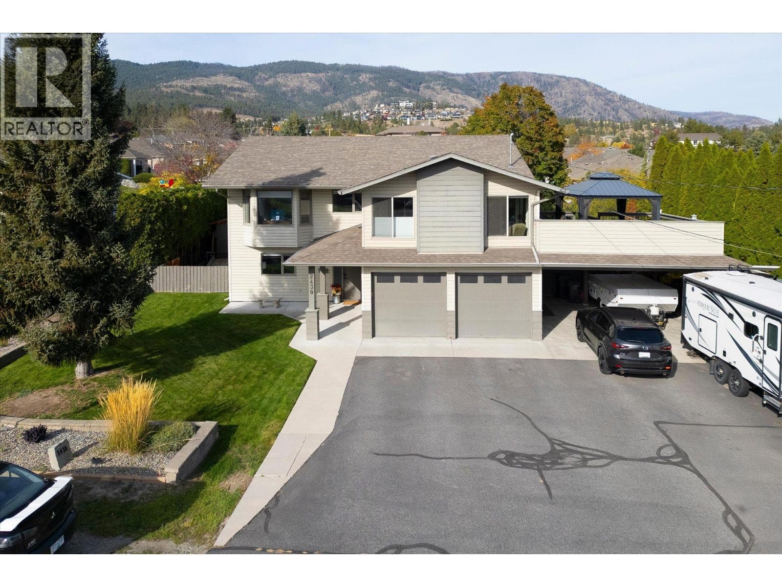 2430 Chieftain Road, photo 3