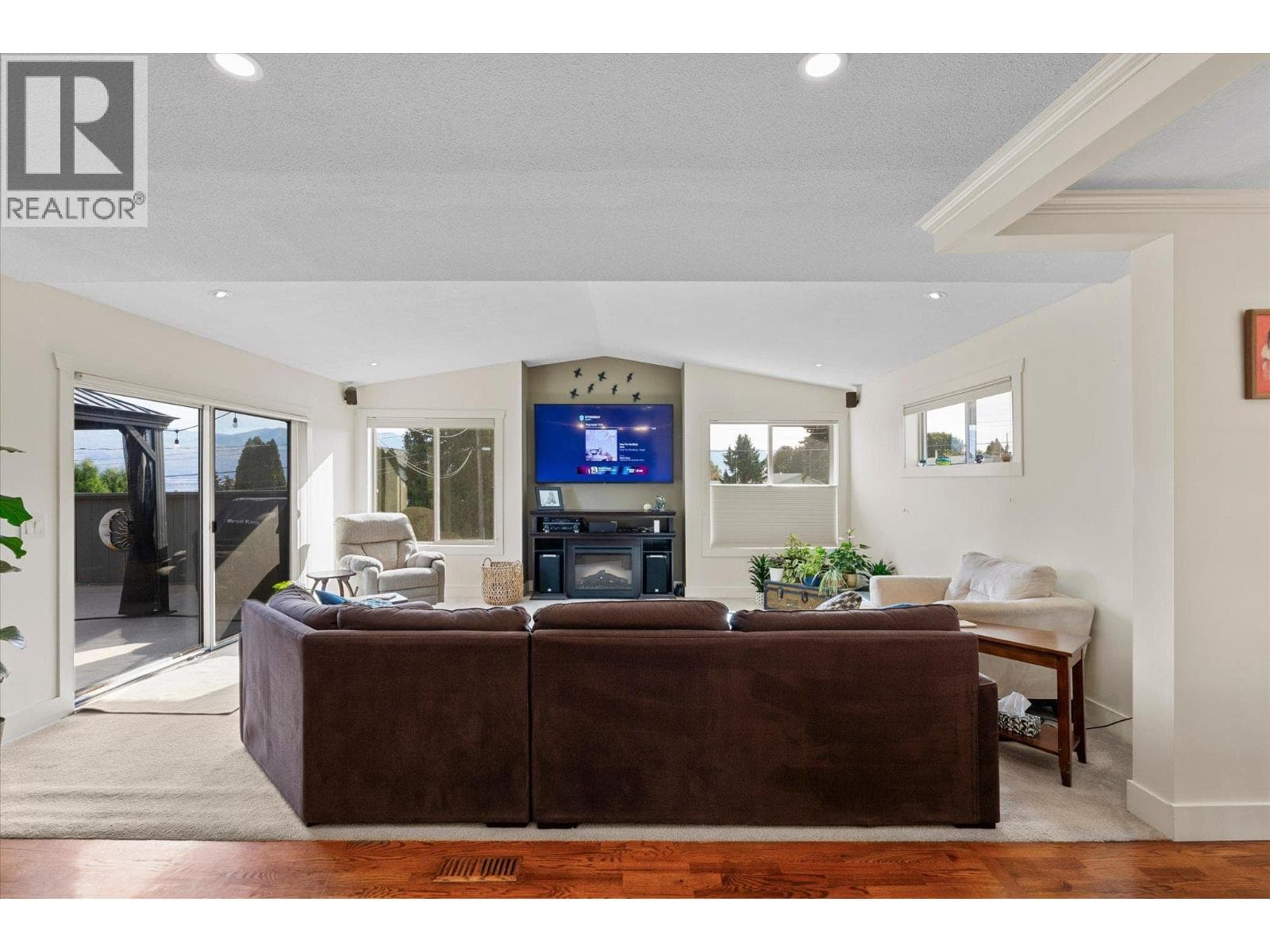 2430 Chieftain Road, photo 11