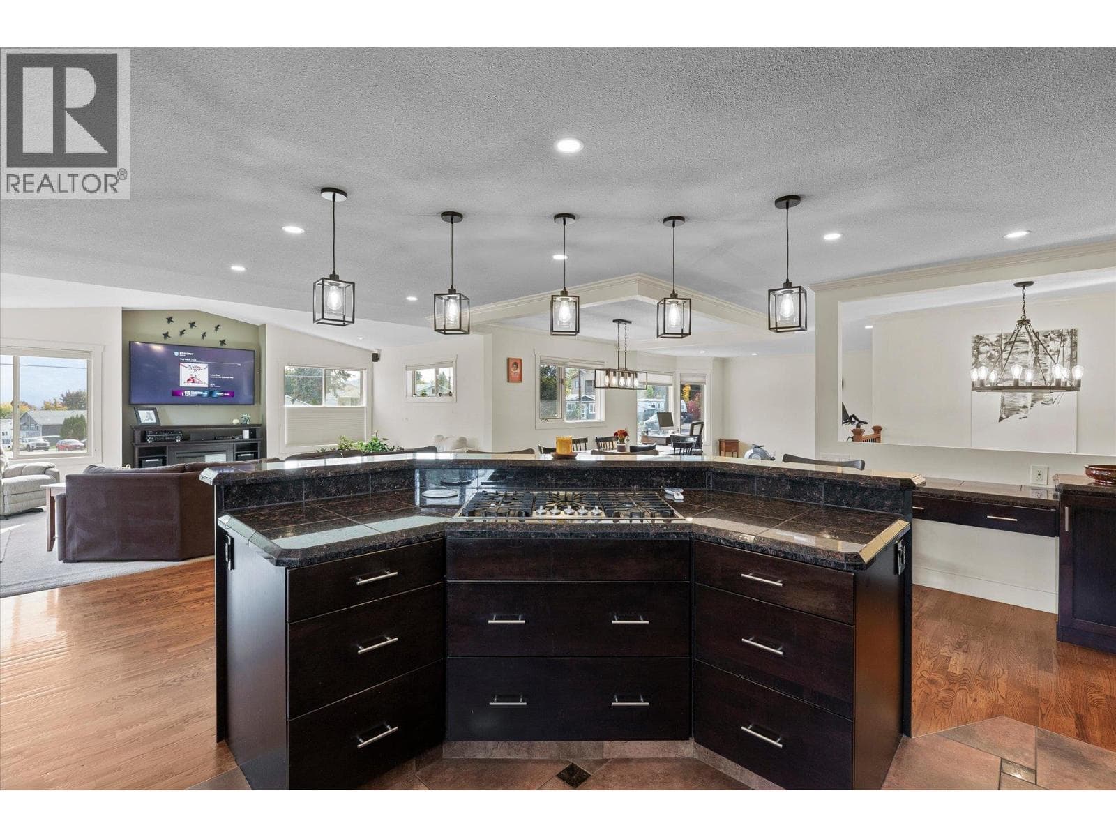 2430 Chieftain Road, photo 7