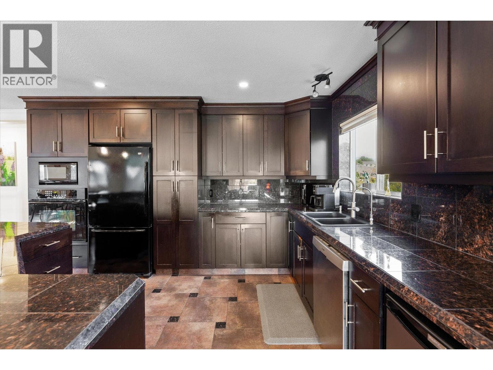 2430 Chieftain Road, photo 6