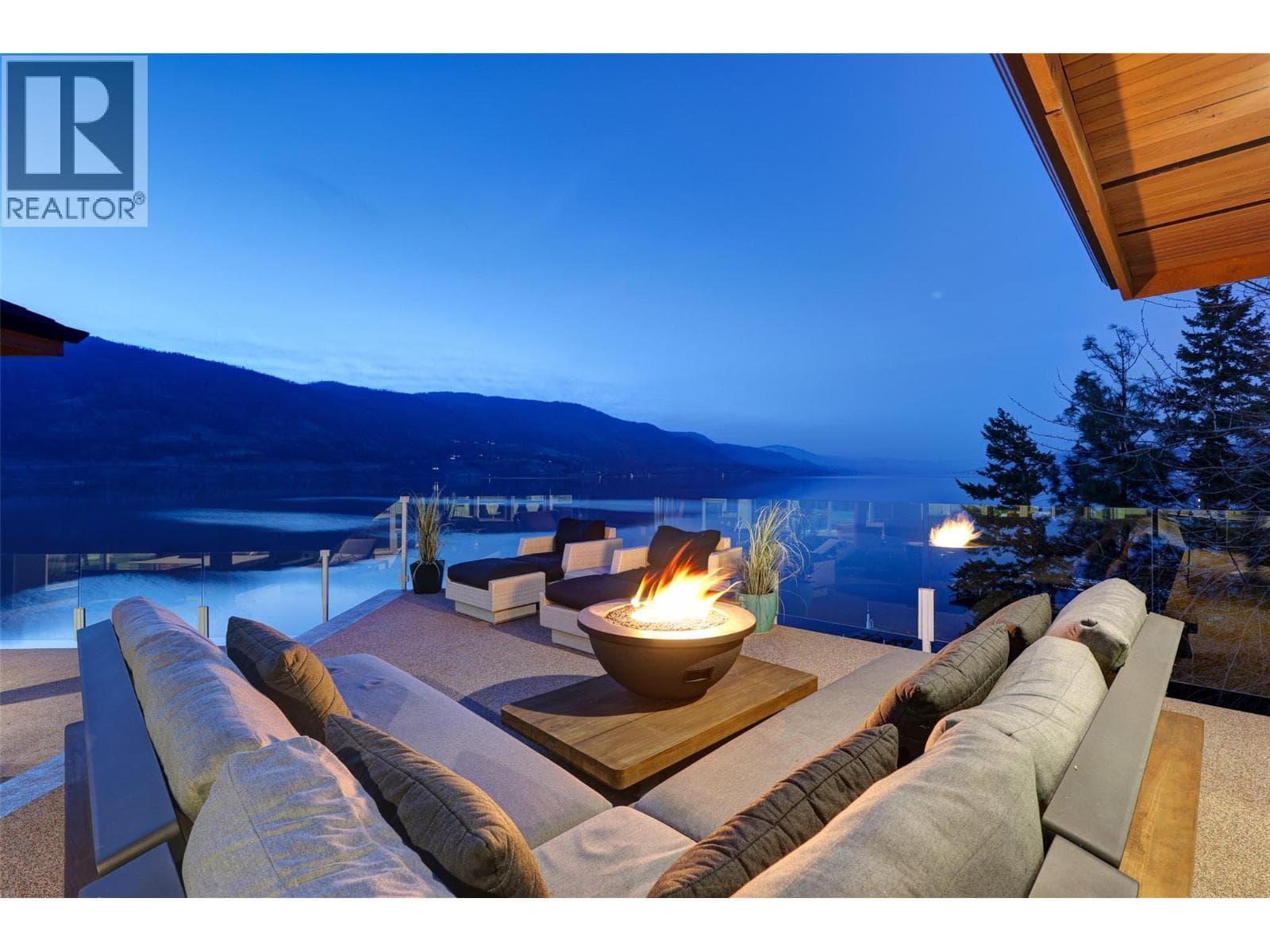 2100 Dewdney Road, home for sale in Kelowna, photo 5