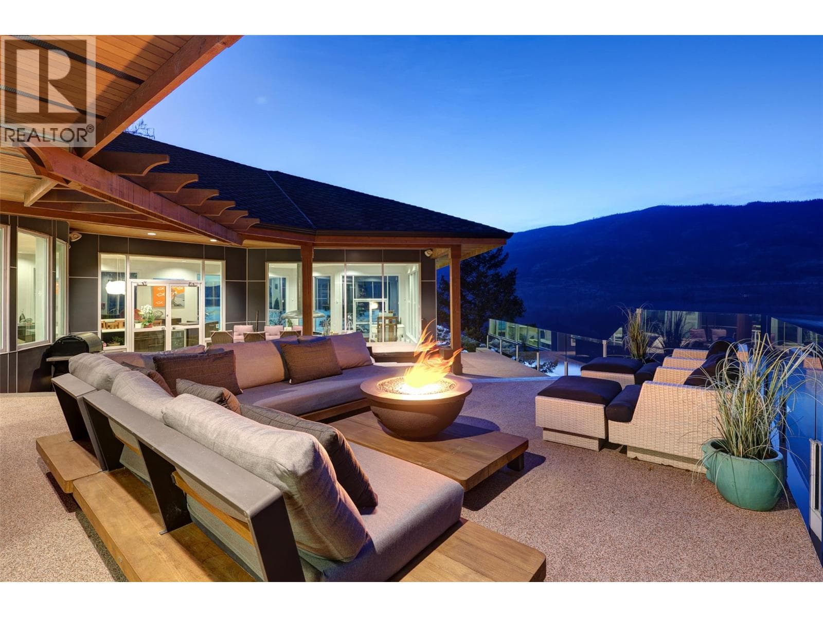 2100 Dewdney Road, home for sale in Kelowna, photo 6