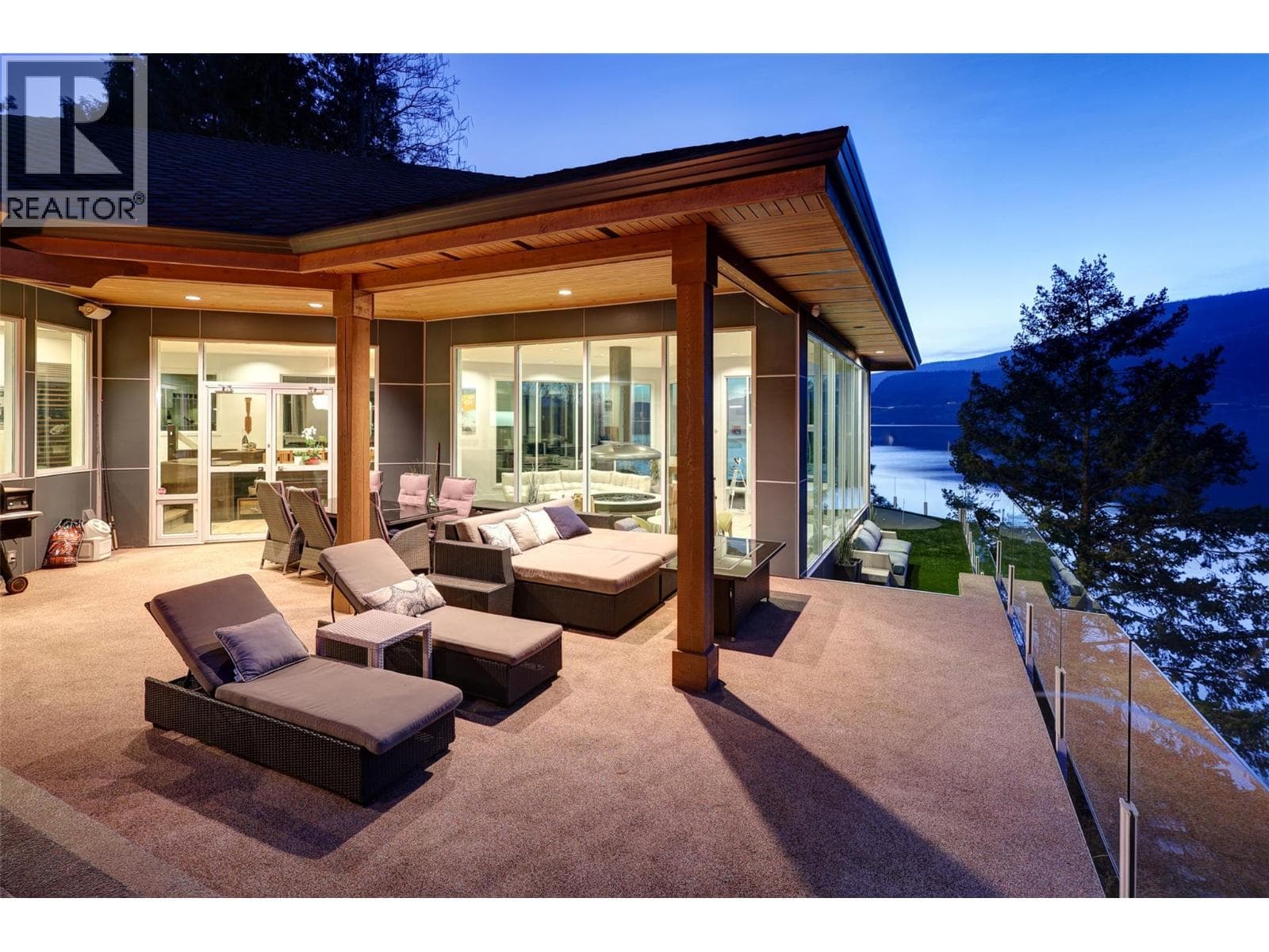 2100 Dewdney Road, home for sale in Kelowna, photo 7