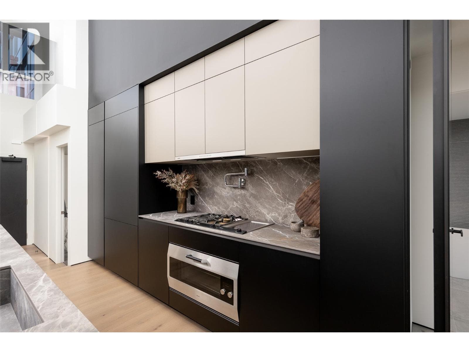 1075 Sunset Drive Unit# PH1, condo for sale in Kelowna, photo 13