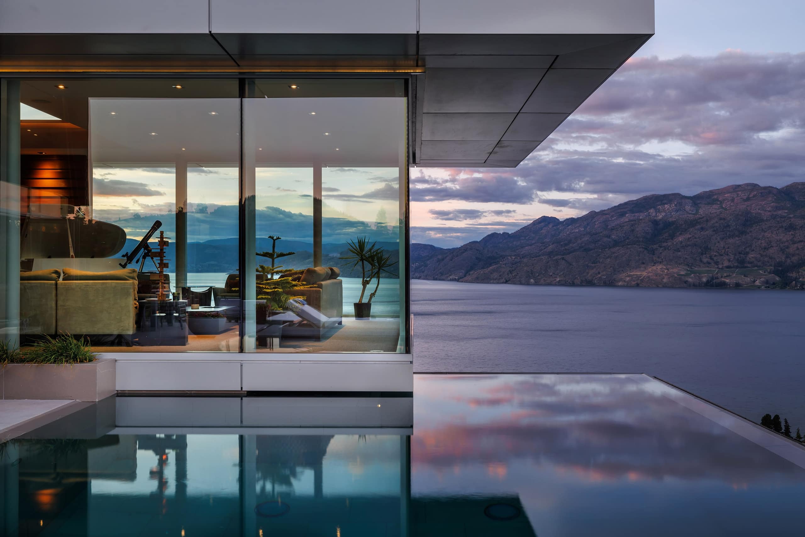18555 Matsu Drive, Summerland, photo 1