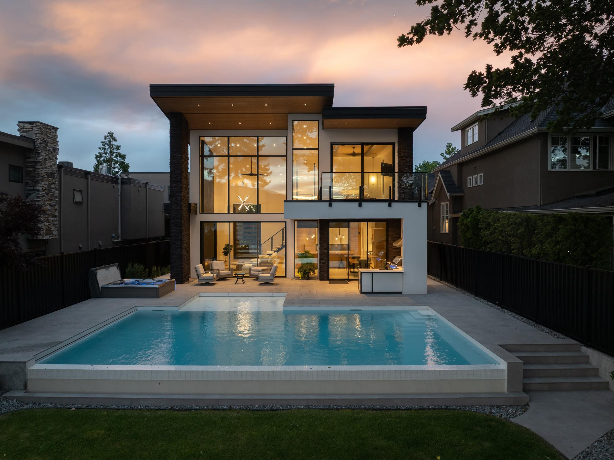 2764 Abbott Street, Kelowna, photo 1