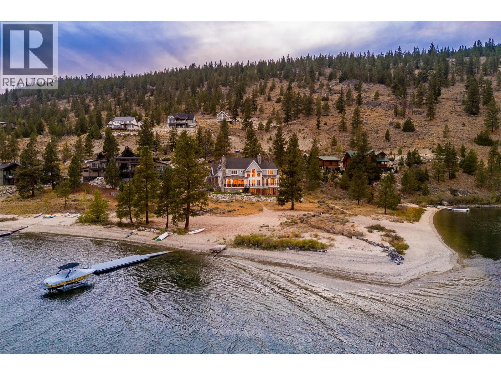 6688 Monck Park Road, photo 1