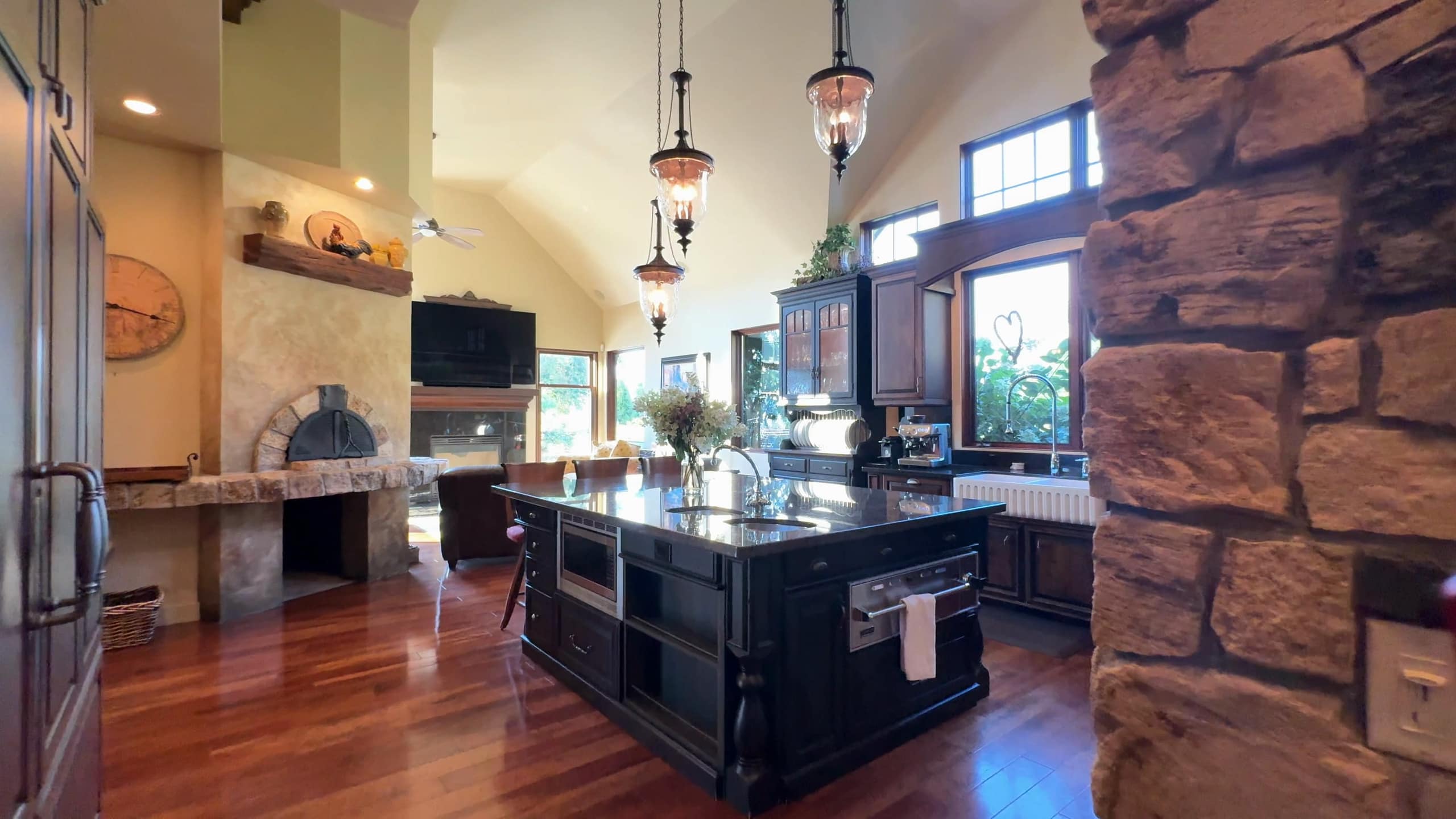 12056 Okanagan Centre Road W, Lake Country: kitchen