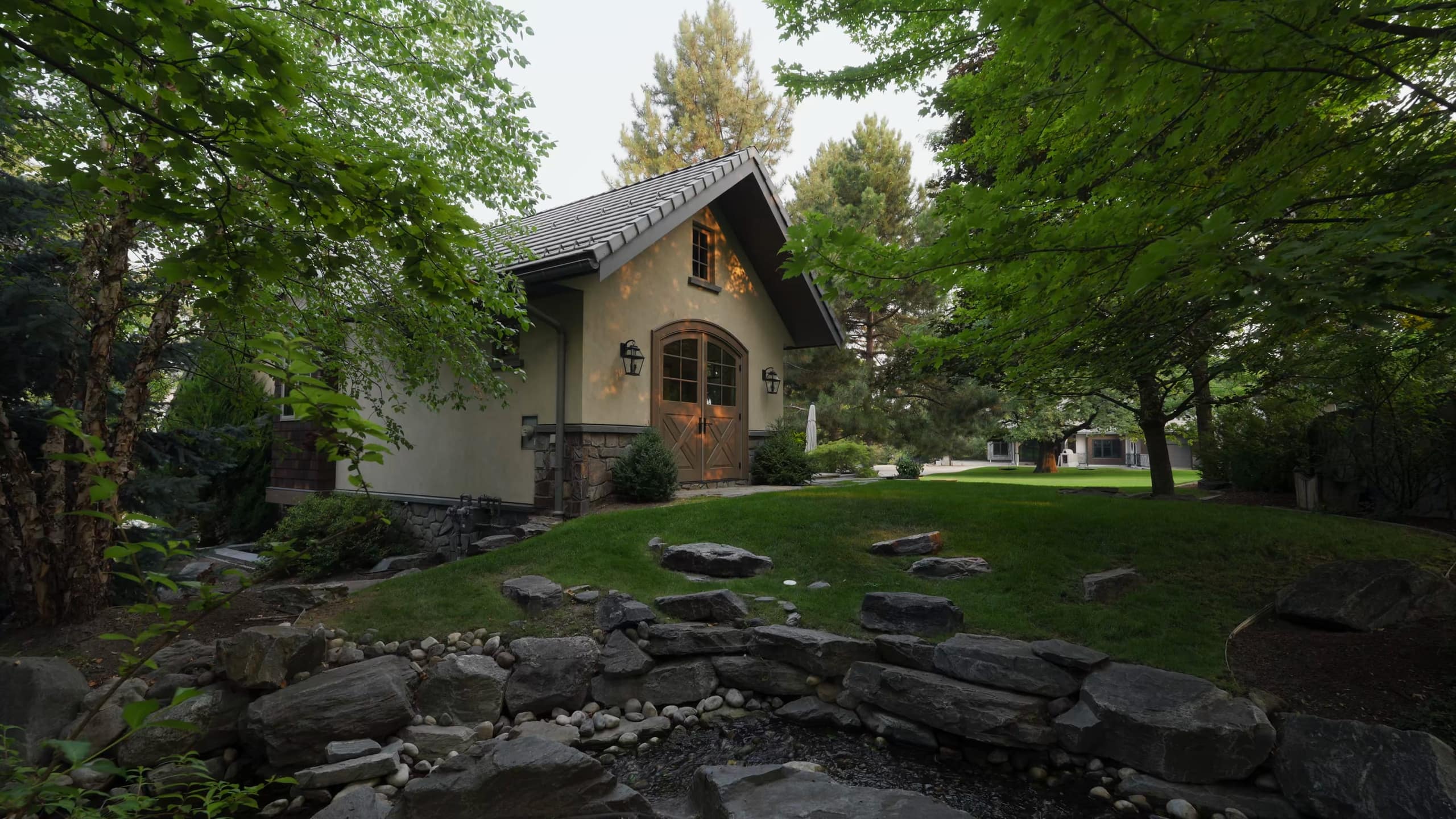 12407 Coldstream Creek Road, Coldstream: garden