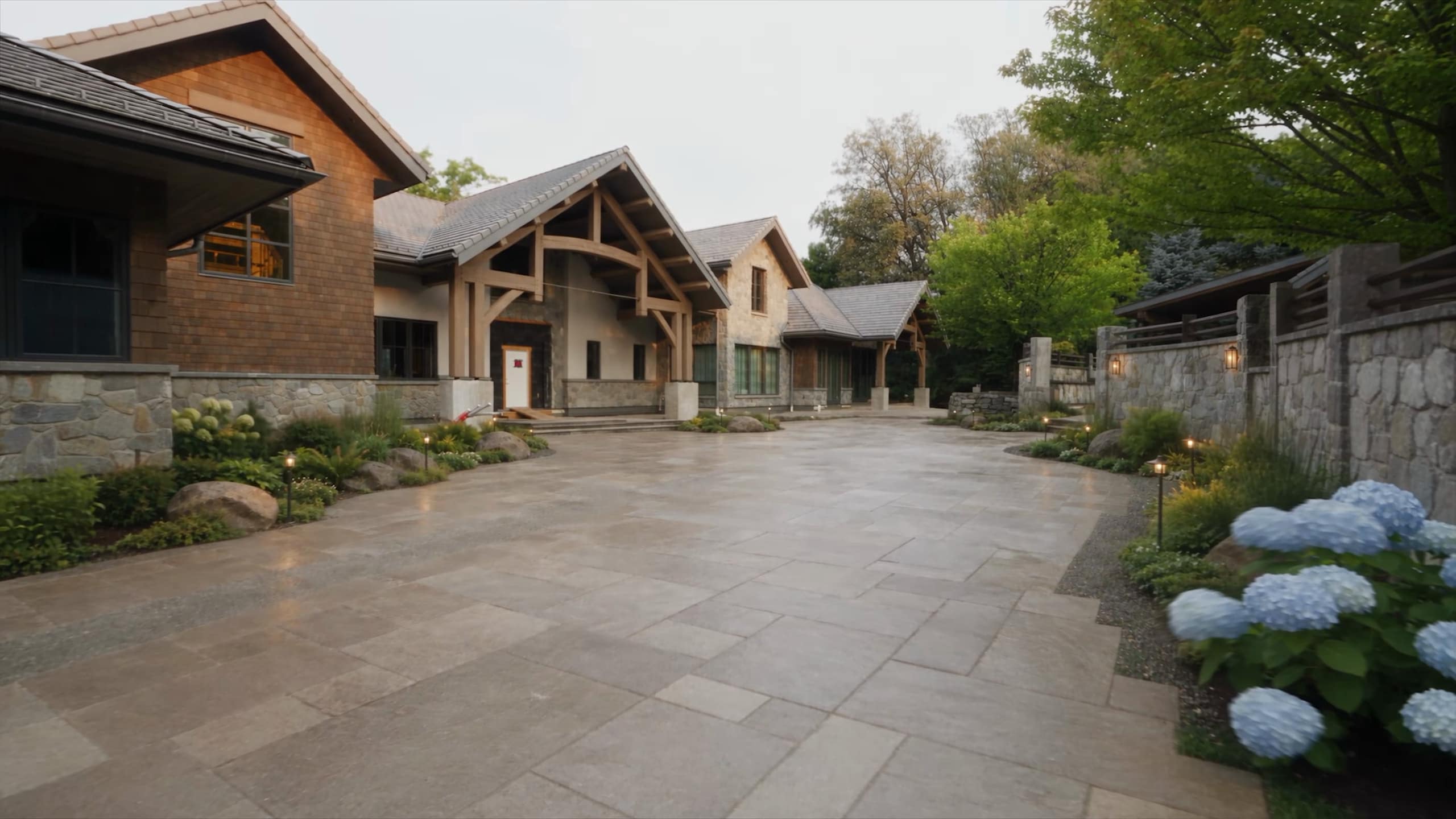 12407 Coldstream Creek Road, Coldstream: courtyard