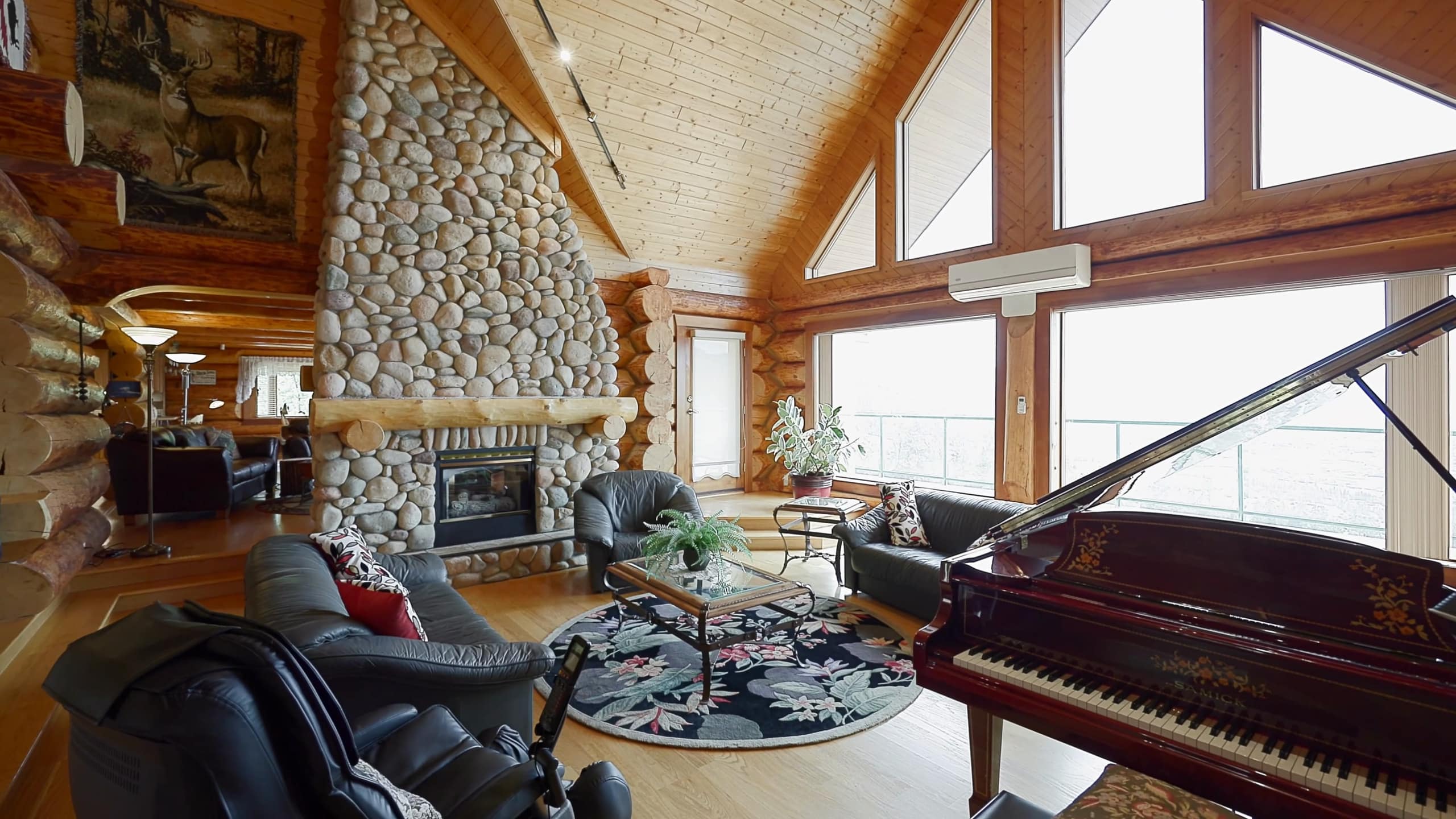 4520 Farmers Drive, Kelowna: great room