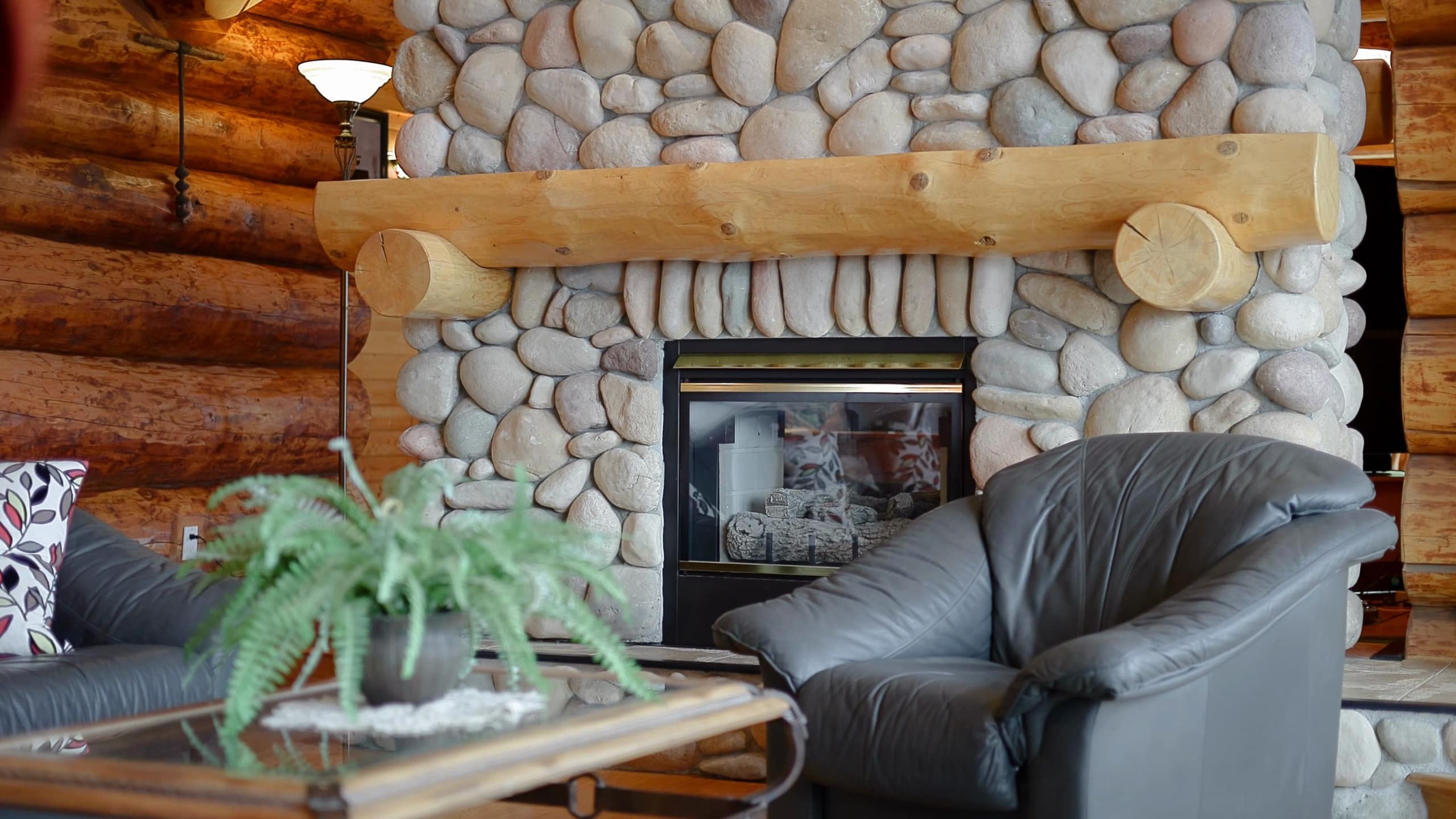 4520 Farmers Drive, Kelowna: stone fireplace